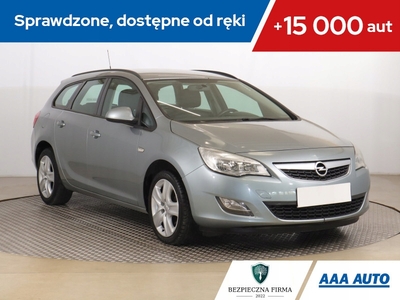 Opel Astra J Sports Tourer 1.4 Twinport ECOTEC 100KM 2012