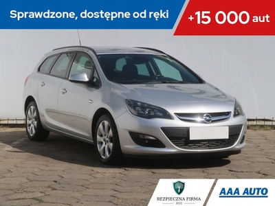 Opel Astra J Sports Tourer Facelifting 1.4 Turbo ECOTEC 140KM 2015