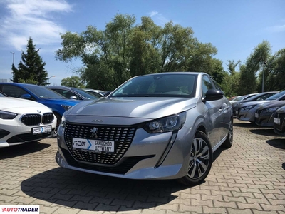 Peugeot 208 1.2 benzyna 75 KM 2023r. (Kraków, Nowy Targ)