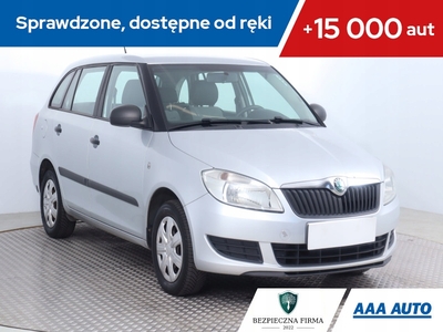 Skoda Fabia II Hatchback Facelifting 1.4 16V 85KM 2012