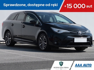 Toyota Avensis III Wagon Facelifting 2015 2.0 D-4D 143KM 2015