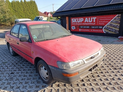 Toyota Corolla VII Sedan 1.3 16V XLi 75KM 1996