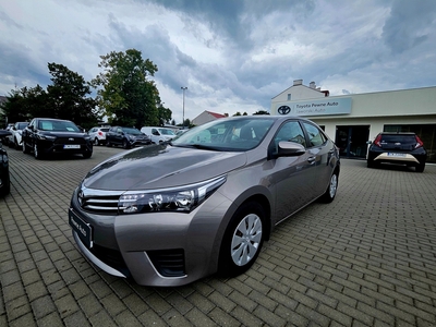 Toyota Corolla XI Sedan 1.6 Valvematic 132KM 2015