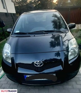 Toyota Yaris 1.3 benzyna 100 KM 2009r.