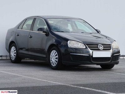 Volkswagen Jetta 1.6 113 KM 2006r. (Piaseczno)