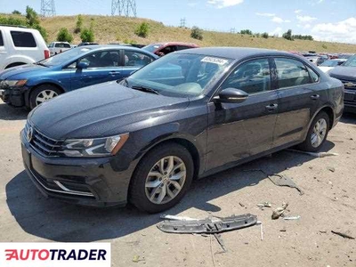 Volkswagen Passat 2.0 benzyna 2018r. (LITTLETON)