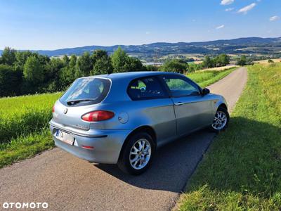 Alfa Romeo 147 ver-1-6-t-s-distinctive