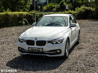 BMW Seria 3 318d Touring Sport Line