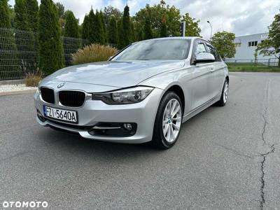 BMW Seria 3 328i xDrive Luxury Line