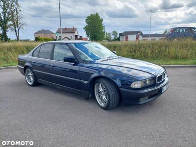 BMW Seria 7 735i