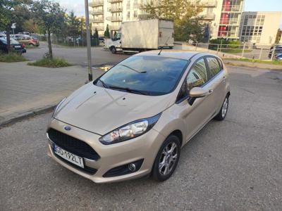 Ford Fiesta salonowy