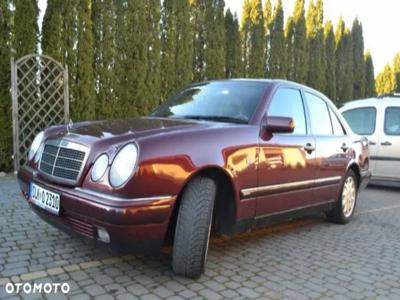 Mercedes-Benz Klasa E 280 4-Matic Elegance