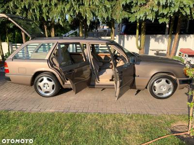 Mercedes-Benz W124 (1984-1993)