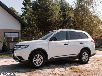 Mitsubishi Outlander 2.0 Invite + 2WD