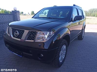 Nissan Pathfinder 2.5 D LE