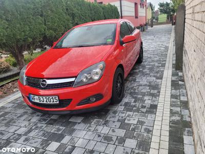 Opel Astra GTC 1.6 Black&White