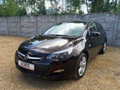 Opel Astra J Sports Tourer Facelifting 1.4 Turbo ECOTEC 140KM 2015