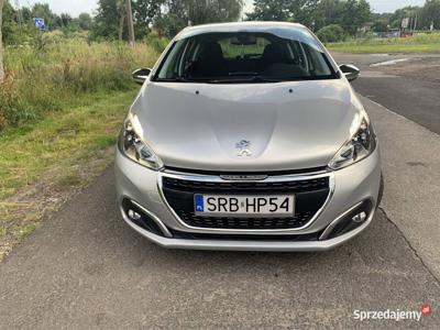 Peugeot 208 Lift Allure 1,2THP 110 koni jak nowy!!