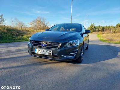 Volvo V60 D6 AWD Plug-in Hybrid Summum