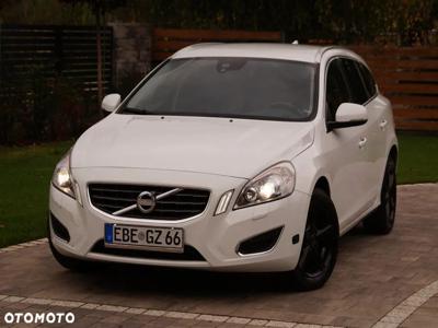 Volvo V60 T4 R-Design Summum