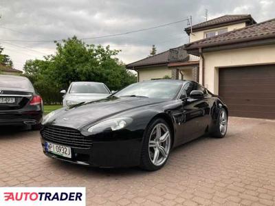 Aston Martin V8 Vantage 4.7 benzyna 426 KM 2011r. (Piaseczno, k. Warszawy POLUB NAS NA: https://www.facebook.com/poleasingowesamochody/ i bądź zawsze na bieżąco z ofertą.)