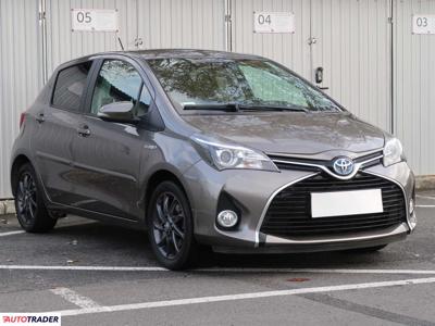 Toyota Yaris 1.5 97 KM 2016r. (Piaseczno)