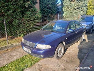 AUDI A4-1,8+GAZ