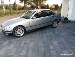 BMW E36 320i