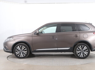 Mitsubishi Outlander 2018 2.0 50203km SUV