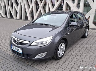 Opel astra klimatronik serwisowana podgrzewane fotele dzienne alufelgi