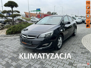 Opel Astra podgrz. fot. + kierow, hak, lift, PDC, multifunkcja, tempomat, …