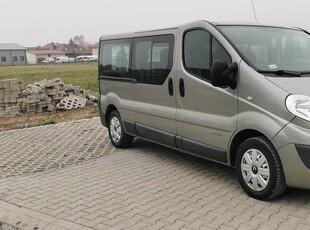 Renault Trafic long 9 osobowy Salon Polska