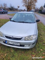 Samochód mazda 323 do poprawek lakierniczych mechanicznie b. Dobry