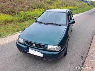 Sprzedam Seata Cordoba 1.6 8v benzyna 2000r