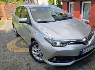 Toyota Auris Hybrid,mały przebieg,serwis