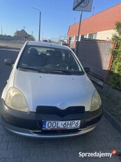 Toyota yaris 2000