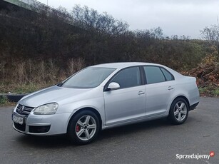 VW Jetta 1.6 benzyna