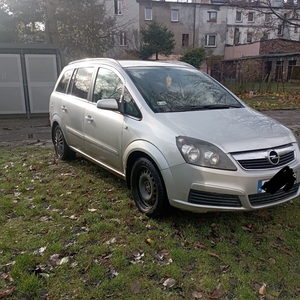 Opel Zafira B 2007r