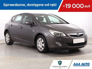 Używany Opel Astra 2012