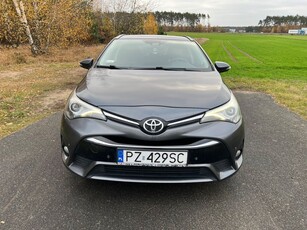 Używany Toyota Avensis 2015