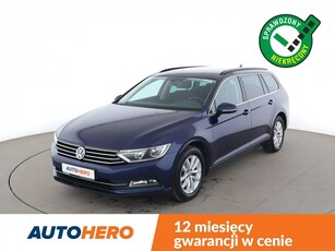 Volkswagen Passat B8 klima auto (3 strefy), navi, czujniki parkowania, grzane fotele