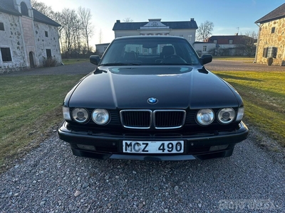 BMW 750 5.0 V12 300KM