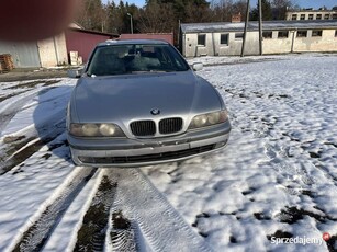 BMW 523I