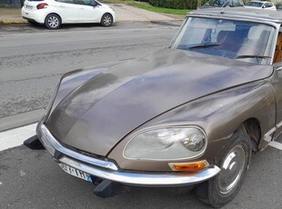 Fantomas sprzedaje Citroen DS 21 Pallas w pełni sprawny