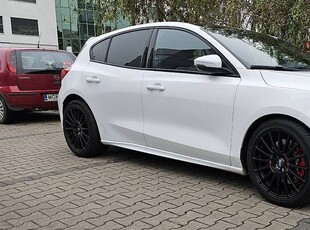 Ford Focus ST 2,3 280 km