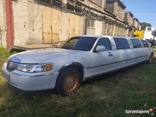 Limuzyna Lincoln town car 9 metrów