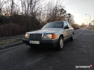 Mertcedes W 124 230E Bez korozji ładne wnętrze