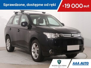 Mitsubishi Outlander III SUV Facelifting 2015 2.0 MIVEC 150KM 2015