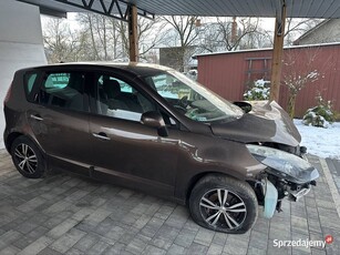 Renault SCENIC III_2.0 16V_140km_automat_navigacja