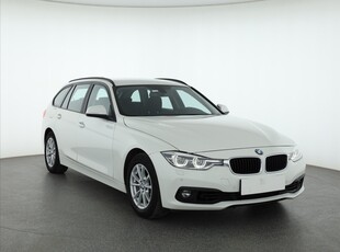 BMW 3 2019 318 i 142393km Kombi